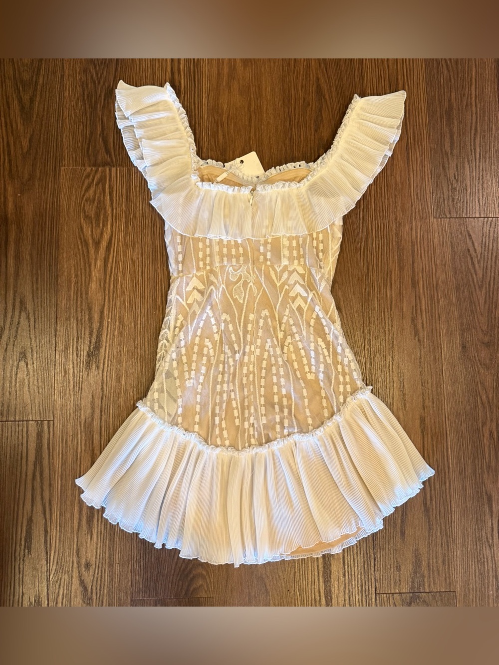 NWT Ruffle Sleeve Dress - Picture 4 of 8